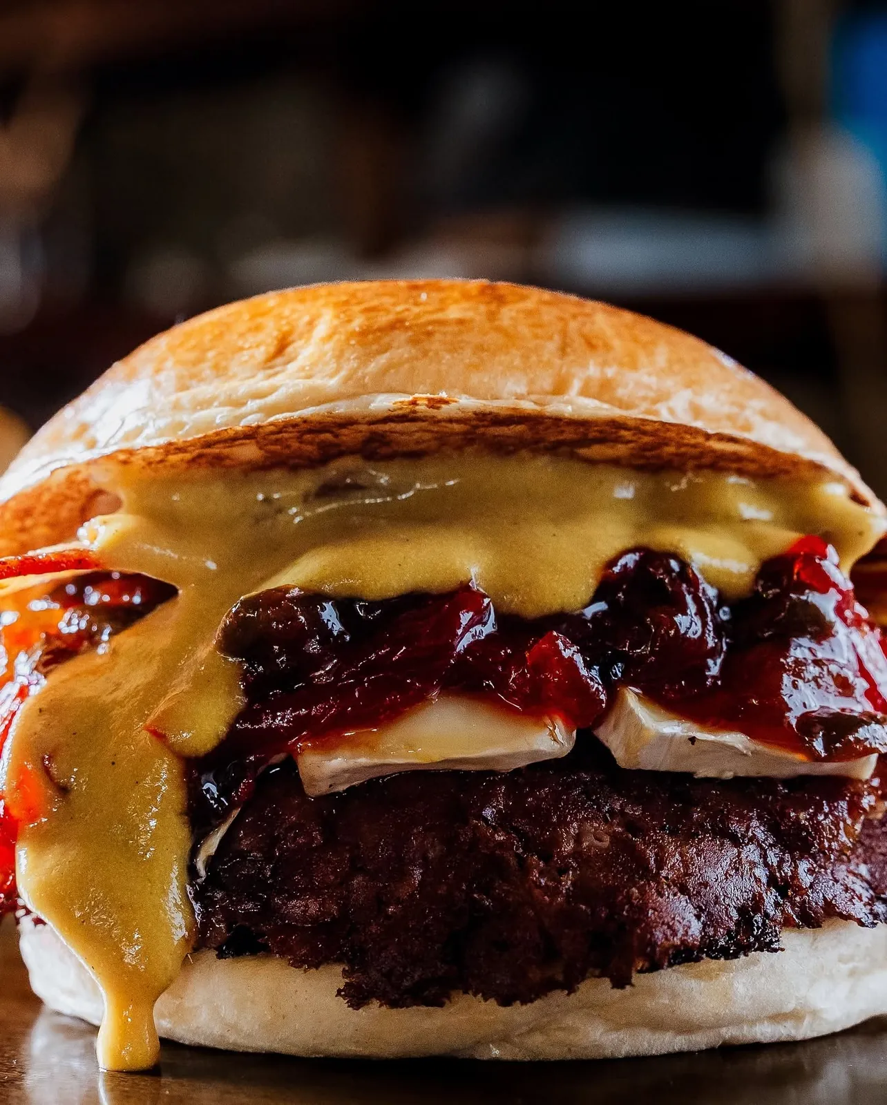 Burger Ahumada con queso de cabra ahumado y mermelada de bacon